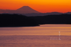 落日後の富士遠望　狭山湖